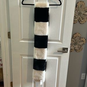 NEW with tags Anthropologie Black And cream Faux Fur Scarf